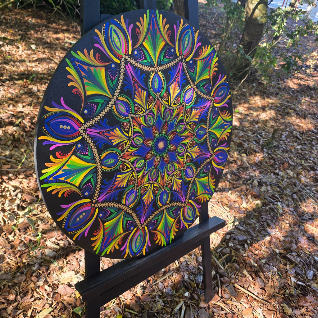Handgeschilderde Mandala – Fluorescerende Reis (60 cm)